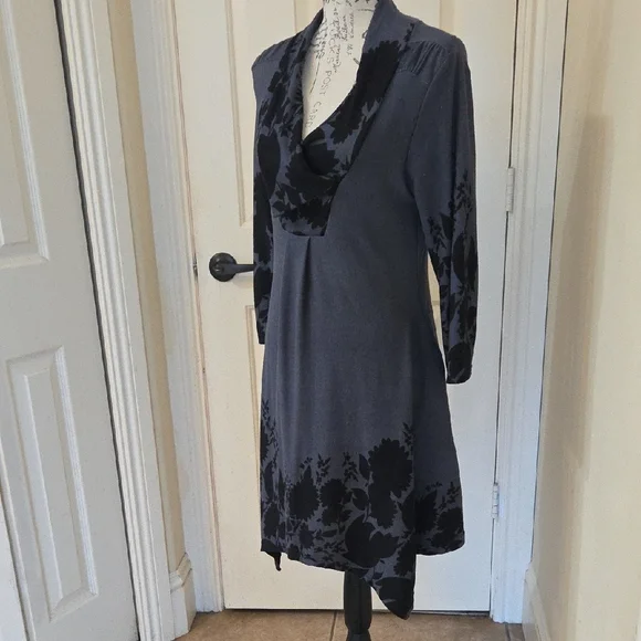 Reborn Asymmetrical Dress in Black and Gray - Picture 2 of 13